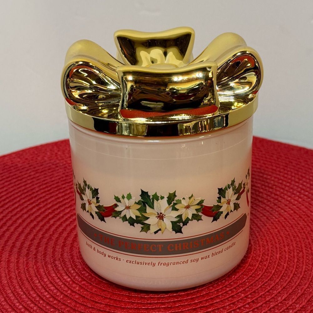 BBW The Perfect Christmas 3 Wick Scented Candle, Gold Tone Bow Lid/Topper NWT